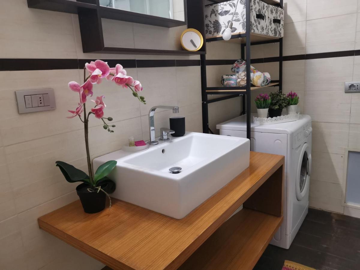 Bnbook Trilo Mind Rho Trilocale Con 2 Camere E 2 Bagni Exterior photo